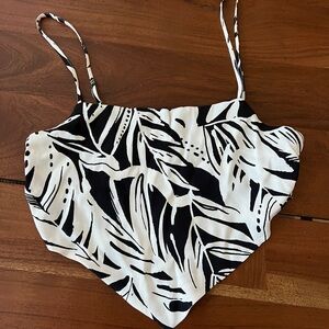 Black and white triangle Forever 21 crop top
